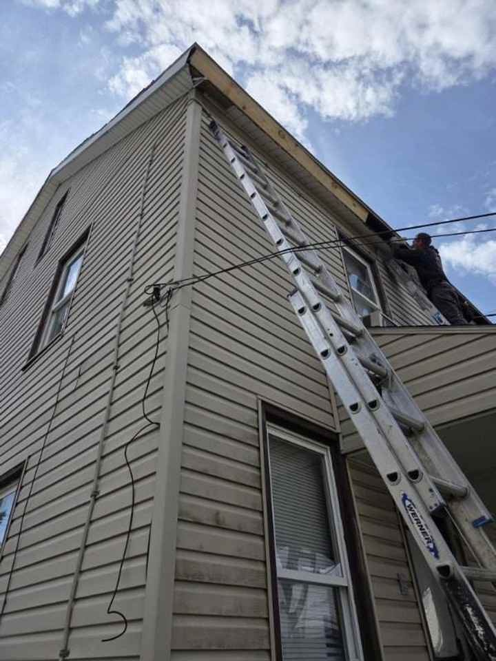 206 1st St - Photo 3 of 14