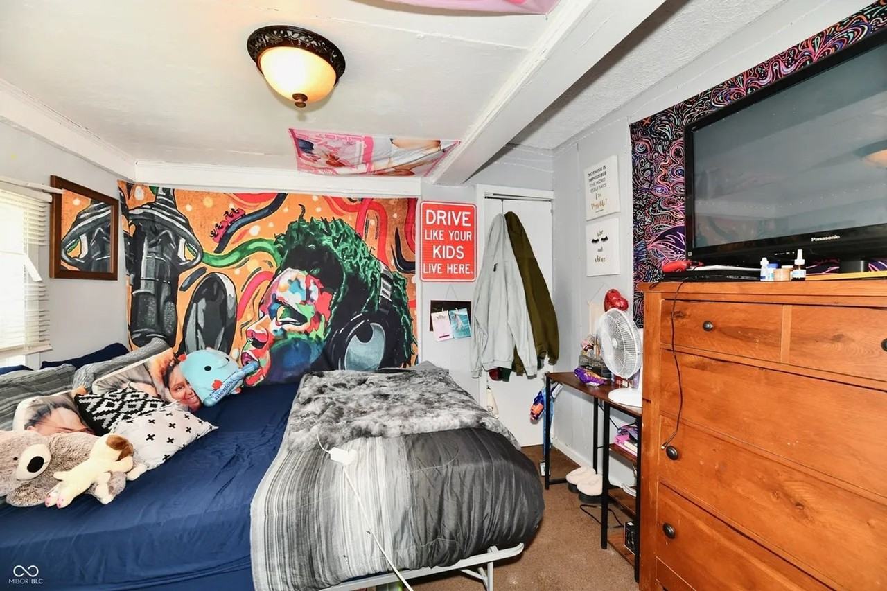 3142 N Euclid Ave - Photo 3 of 21