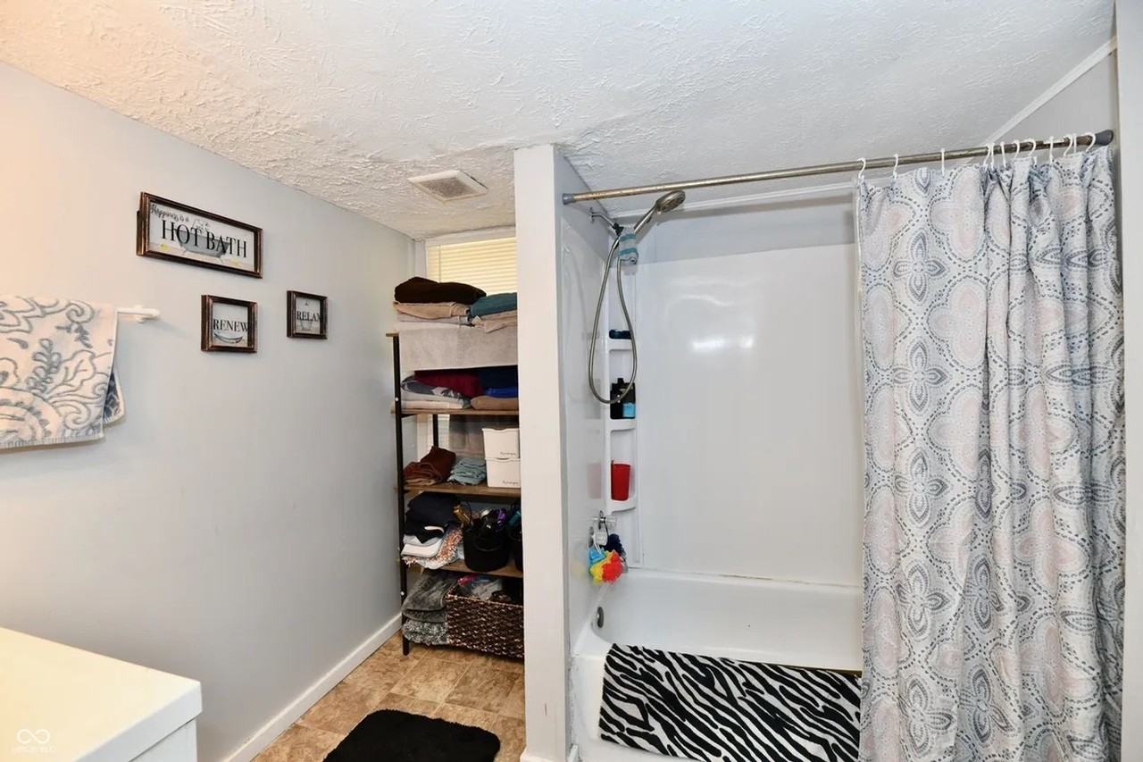 3142 N Euclid Ave - Photo 5 of 21