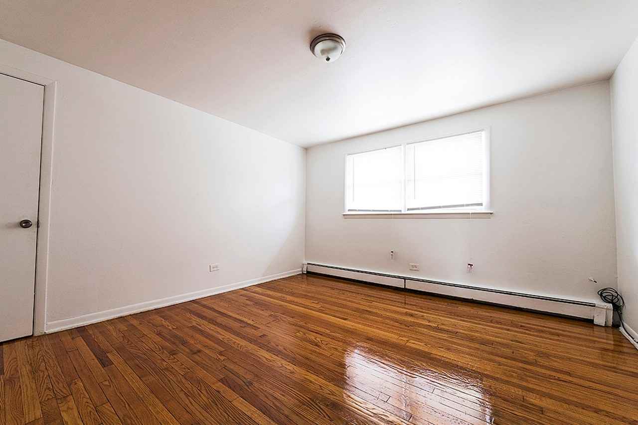 14101 S Atlantic - Photo 4 of 17