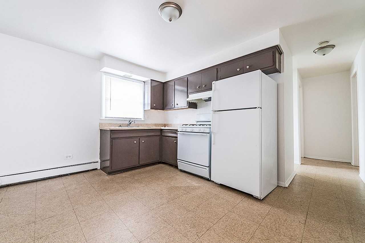 14101 S Atlantic - Photo 4 of 16