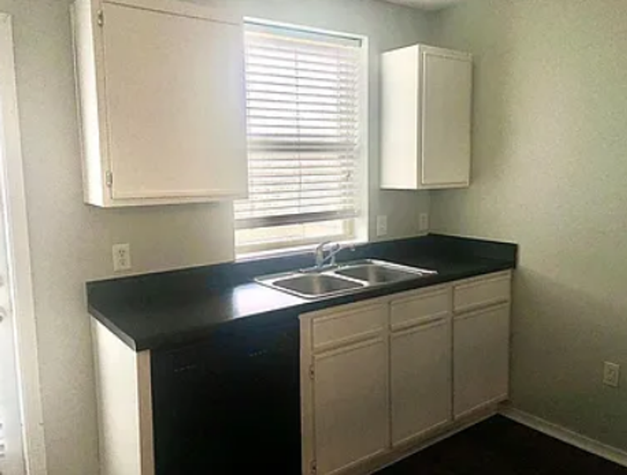 1882 N Scull Creek Dr - Photo 5 of 10