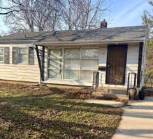 featured image of 3000 W Carmen Ave