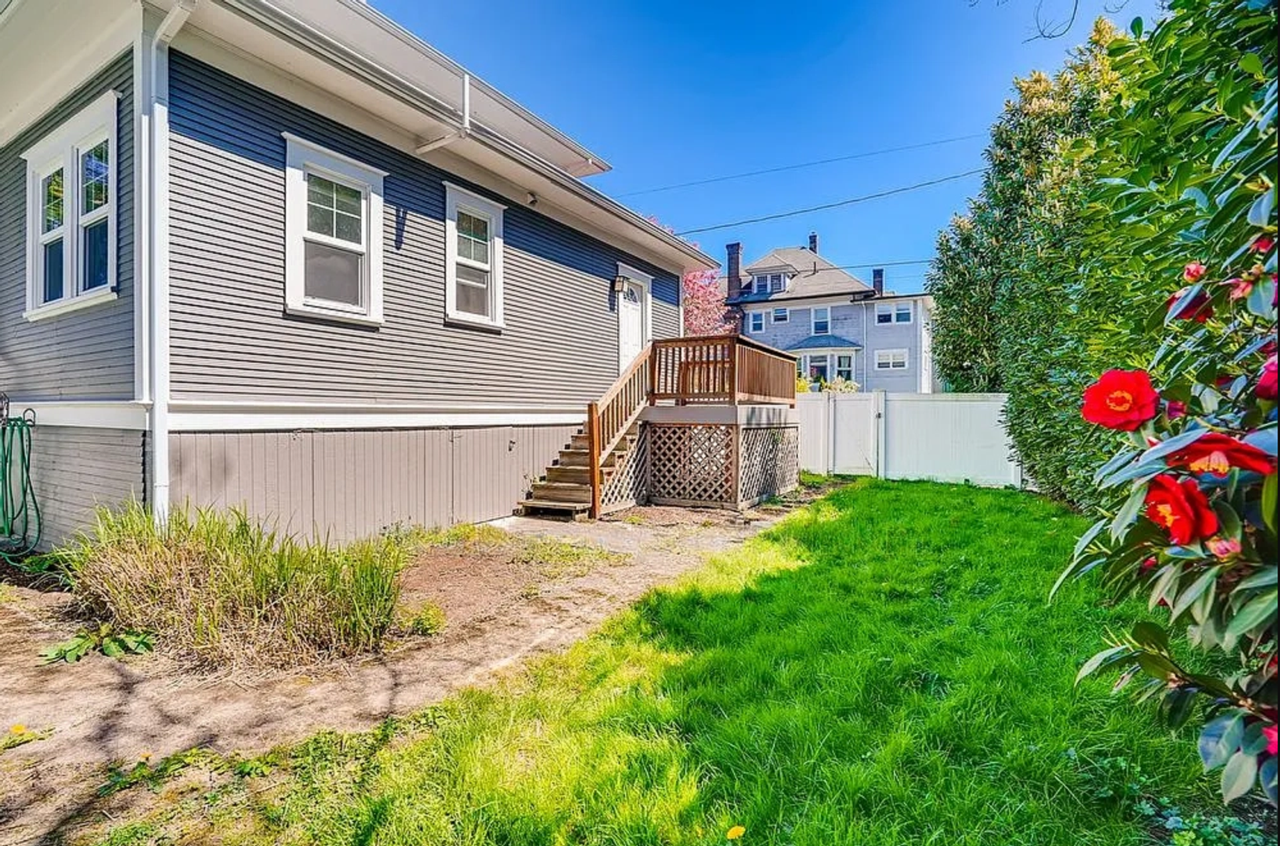 1232 Se Salmon St - Photo 2 of 15