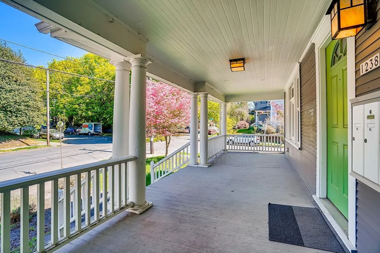 1232 Se Salmon St - Photo 3 of 15