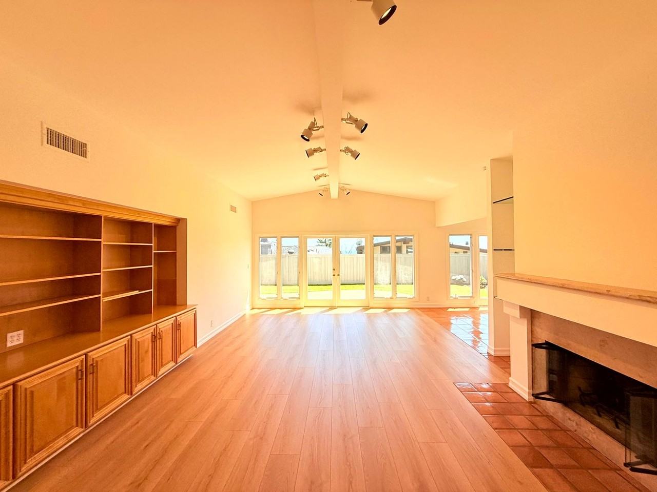 18446 Wakecrest Dr - Photo 3 of 45