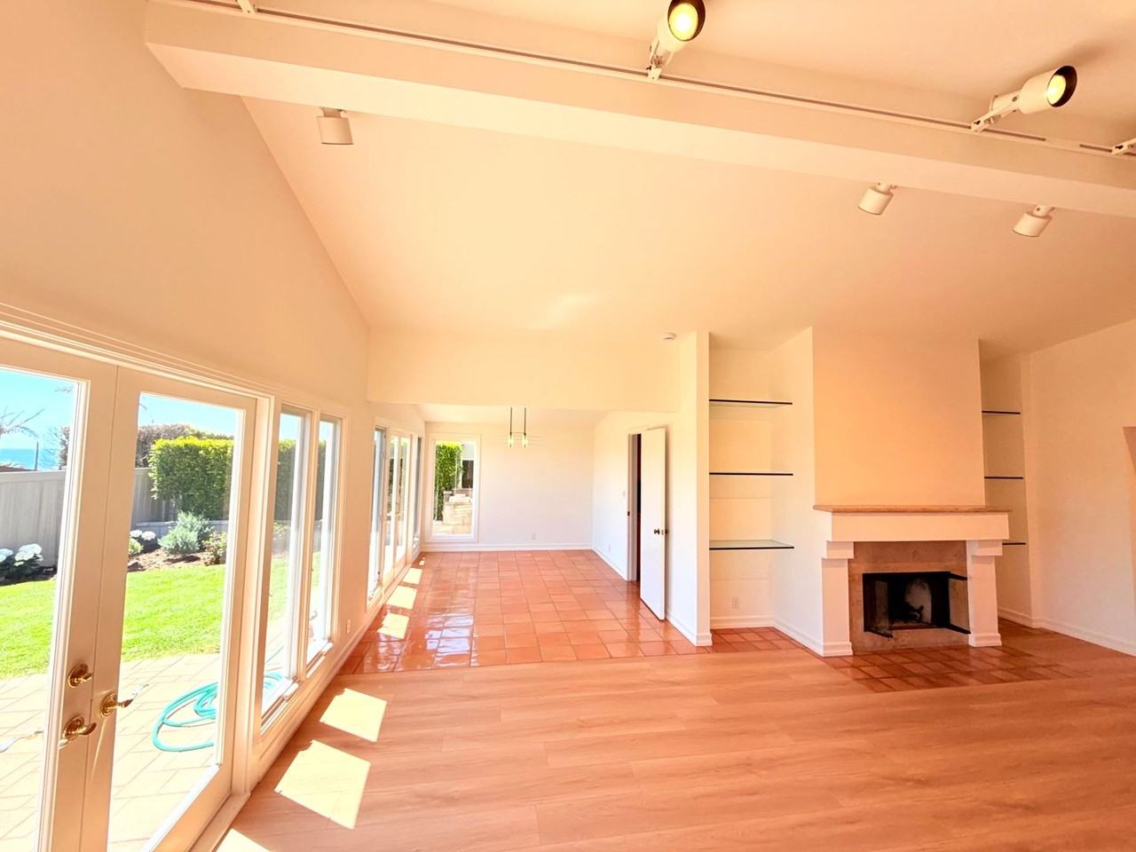 18446 Wakecrest Dr - Photo 5 of 45