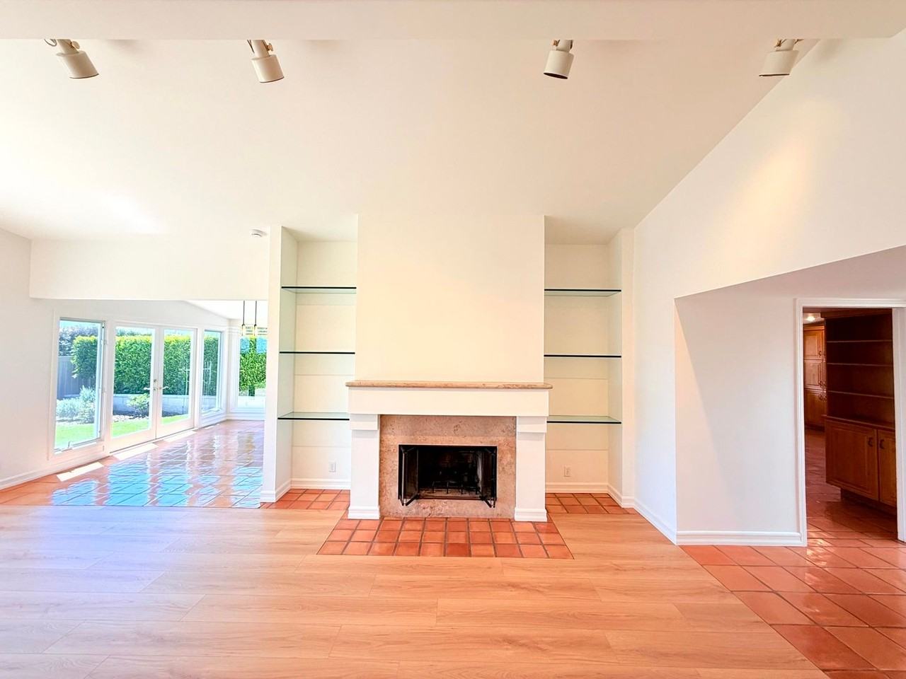 18446 Wakecrest Dr - Photo 7 of 45