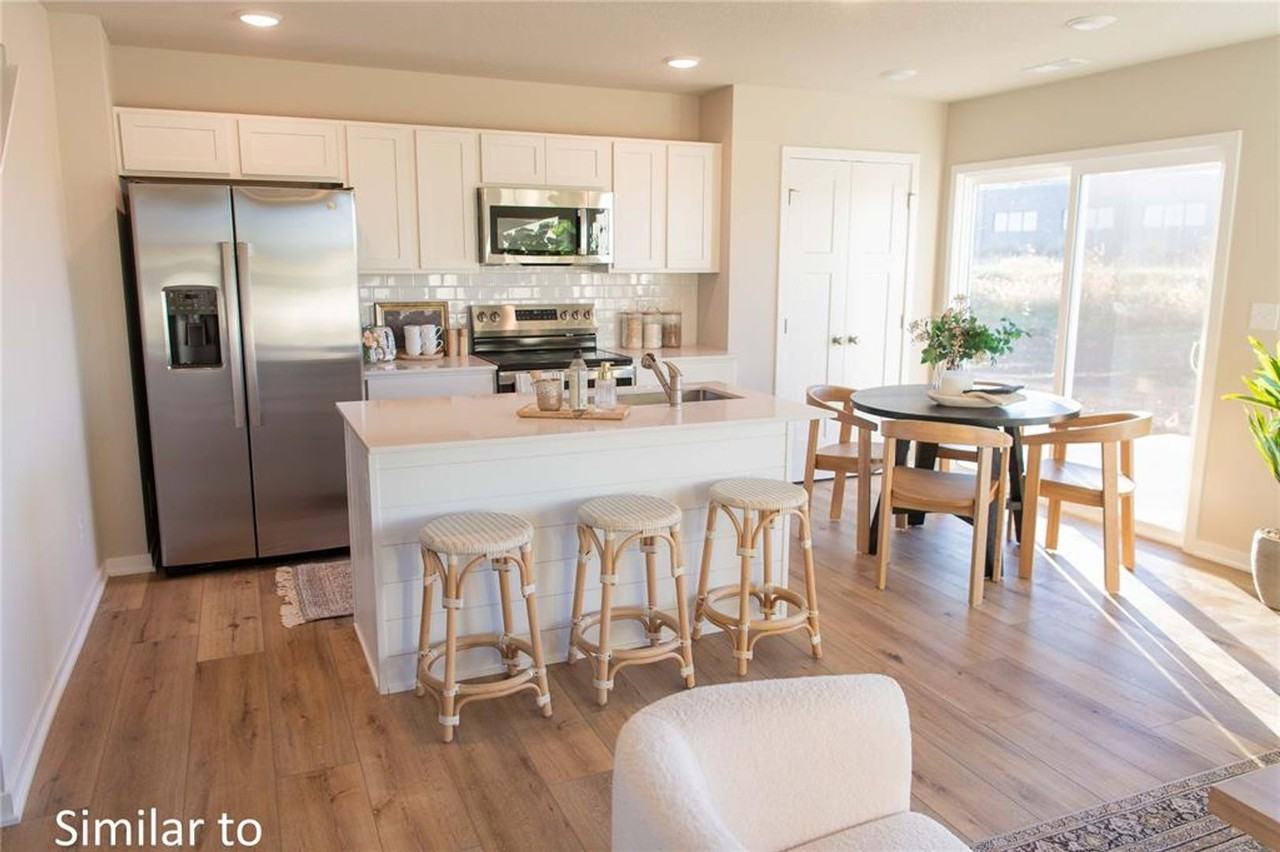 1117 Sunflower Ln - Photo 3 of 12