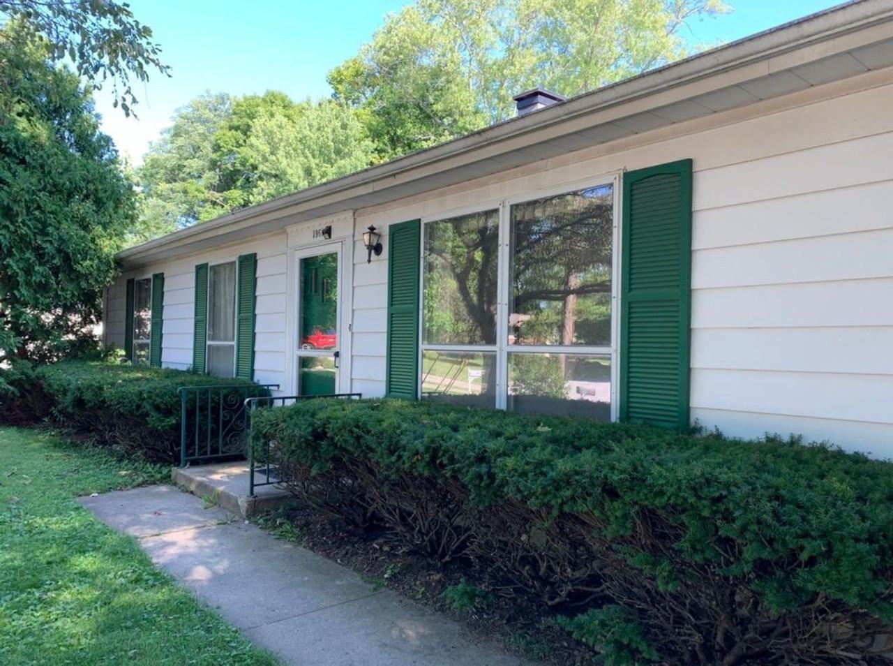 1961 Indian Trail Dr - Photo 3 of 19