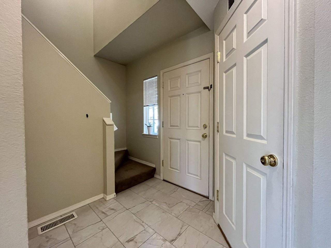 4358 Sw 159th Ave - Photo 7 of 38