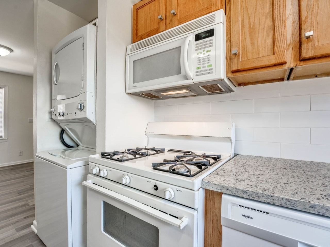 1207 Carol Dr - Photo 2 of 38