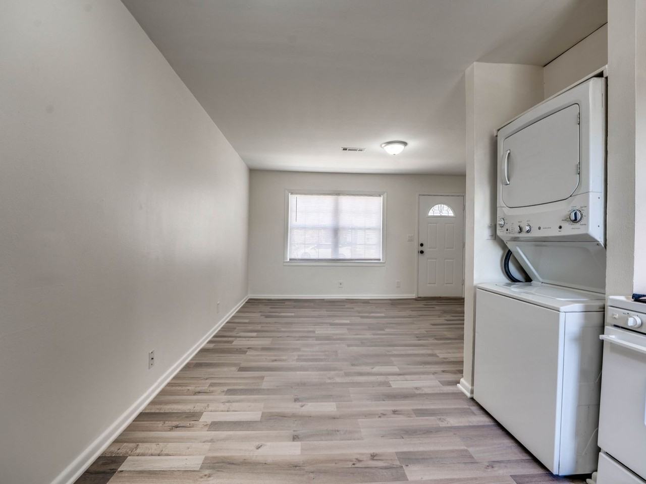 1207 Carol Dr - Photo 5 of 38