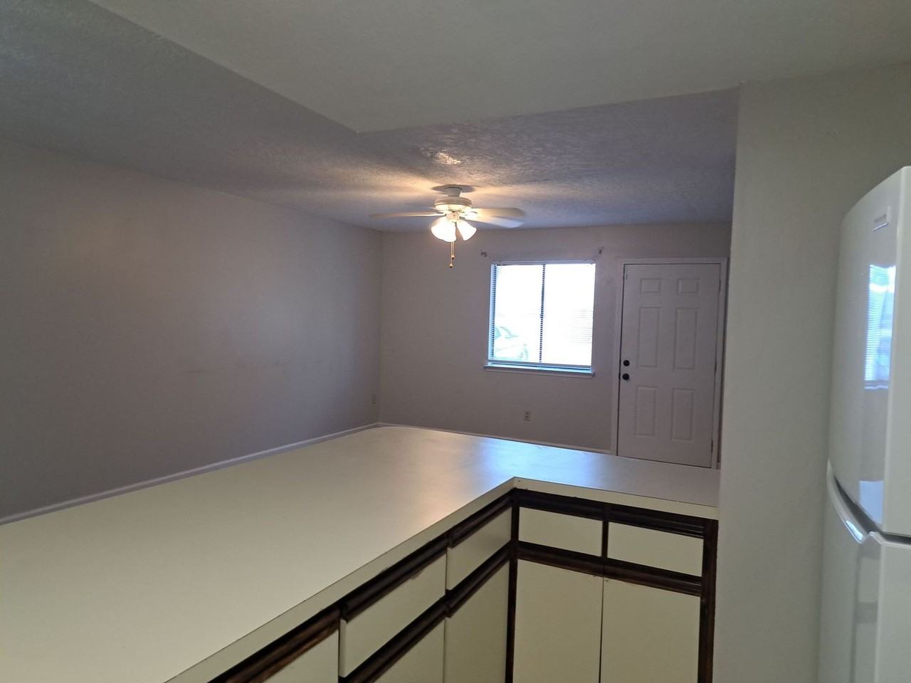 4837 S Lakewood Dr - Photo 4 of 21