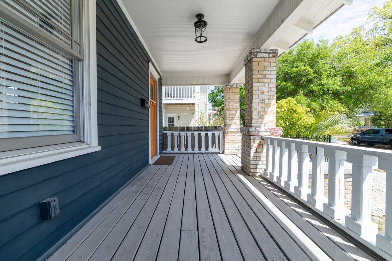 1842 Hubbard St #1 - Photo 5 of 32