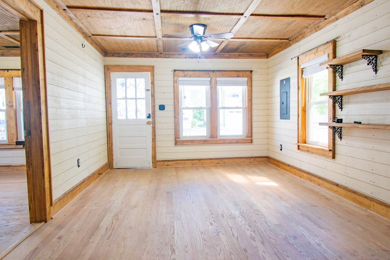 1203 Simpson St - Photo 2 of 18