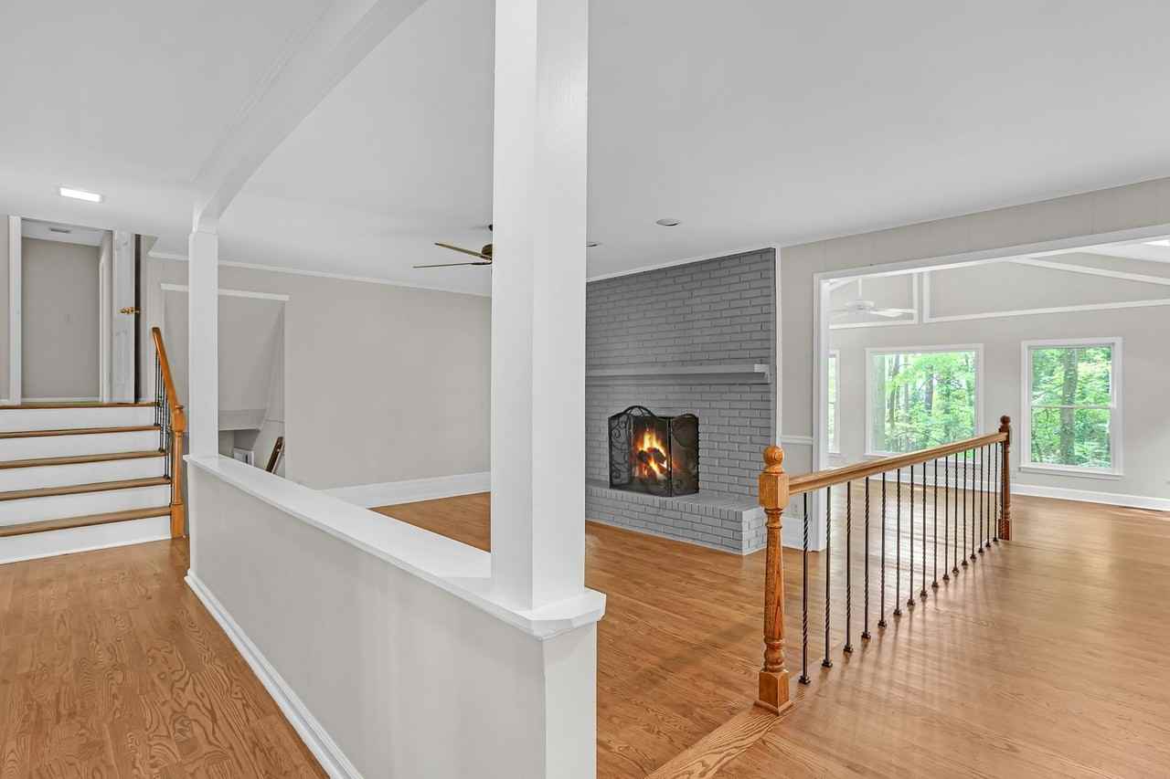 1561 Springfield Ct - Photo 7 of 32