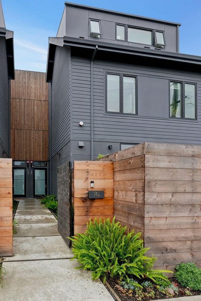 745 Apgar St - Photo 2 of 30