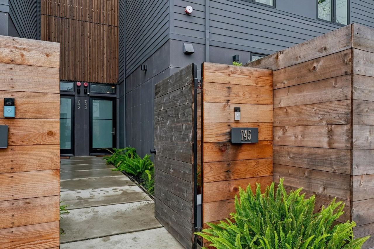 745 Apgar St - Photo 3 of 30