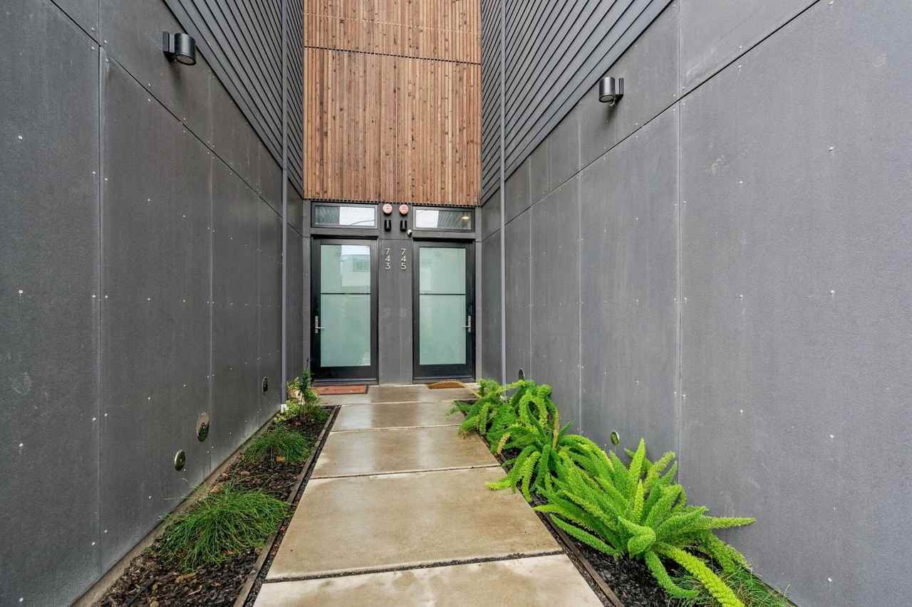 745 Apgar St - Photo 4 of 30