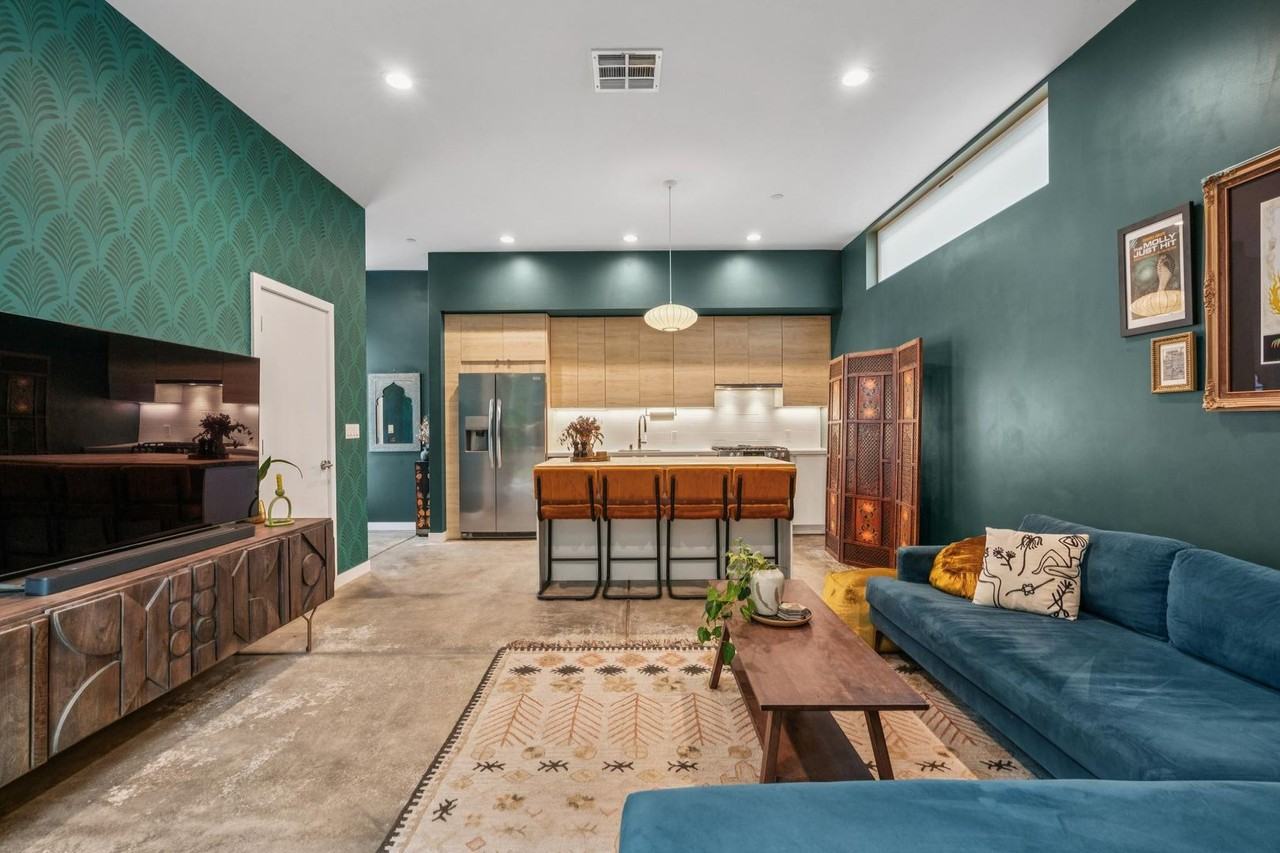 745 Apgar St - Photo 7 of 30