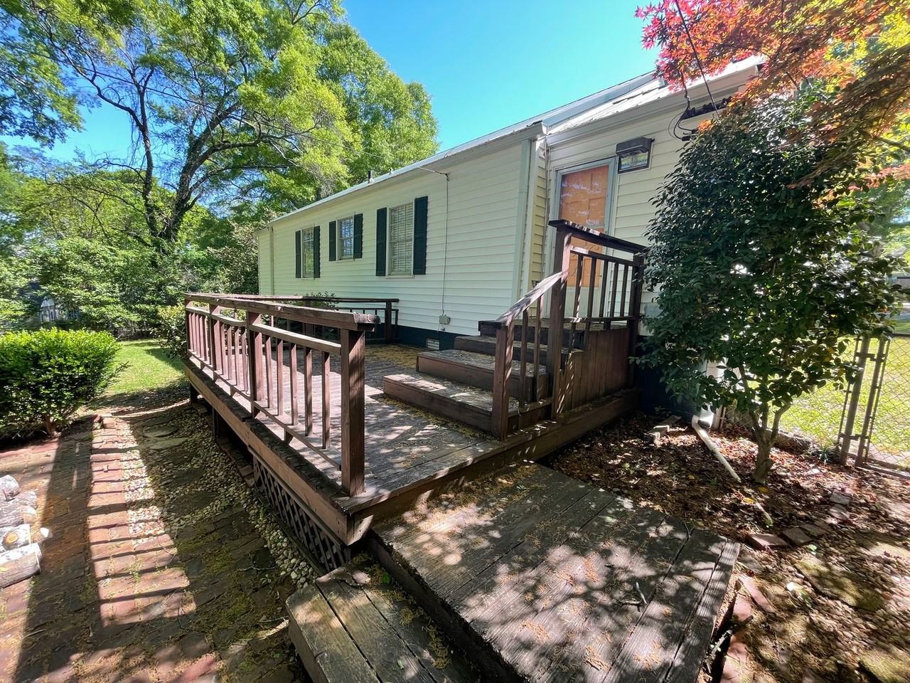 310 Roswell Ave Se - Photo 7 of 50