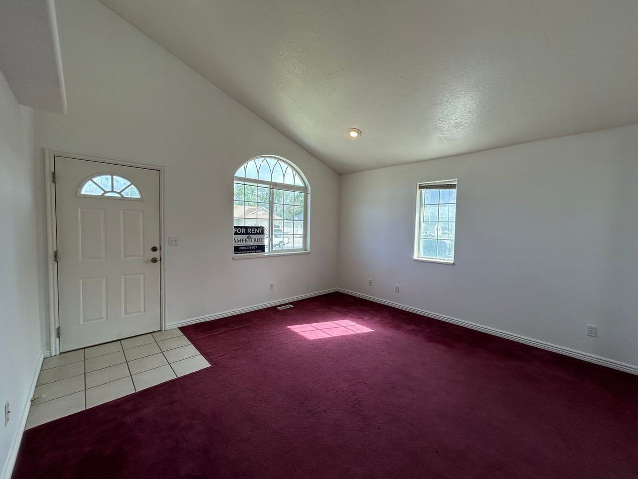 793 W 2100 N - Photo 3 of 11