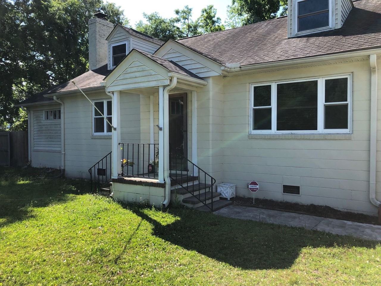 1713 McHenry Ave - Photo 2 of 13