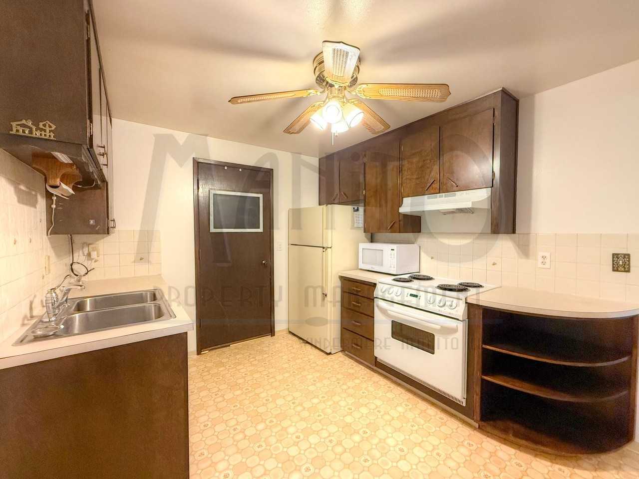 Indiana Ave/Ella Rd Duplex - Photo 5 of 29