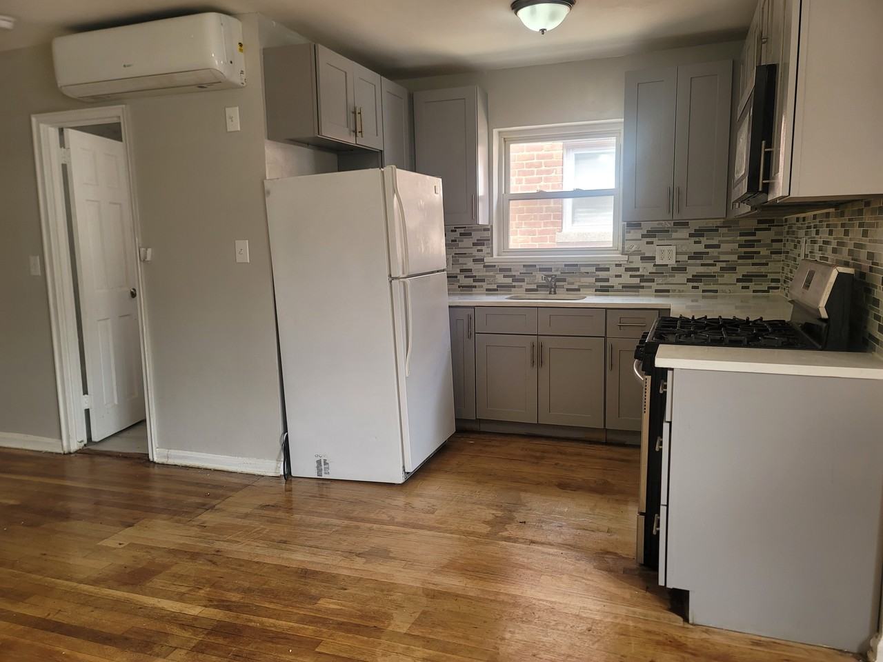 4329 Wilder Avenue - Photo 3 of 17