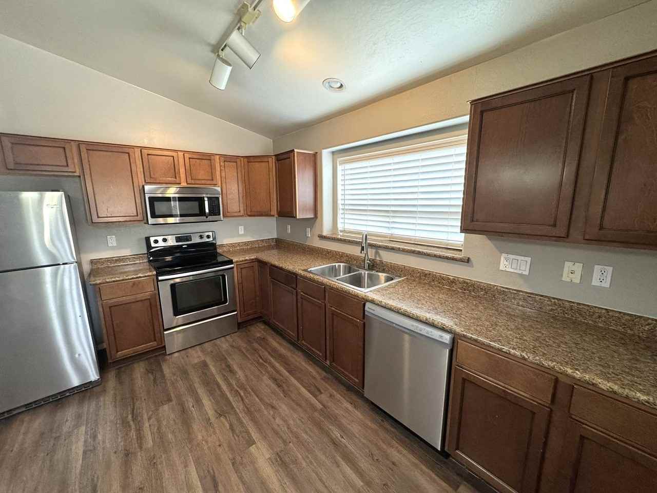 1345 W Corriente Dr - Photo 4 of 14