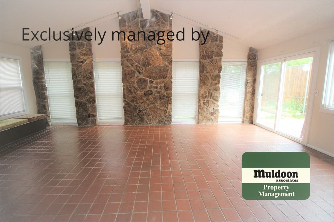 3026 Drakestone Dr - Photo 4 of 11