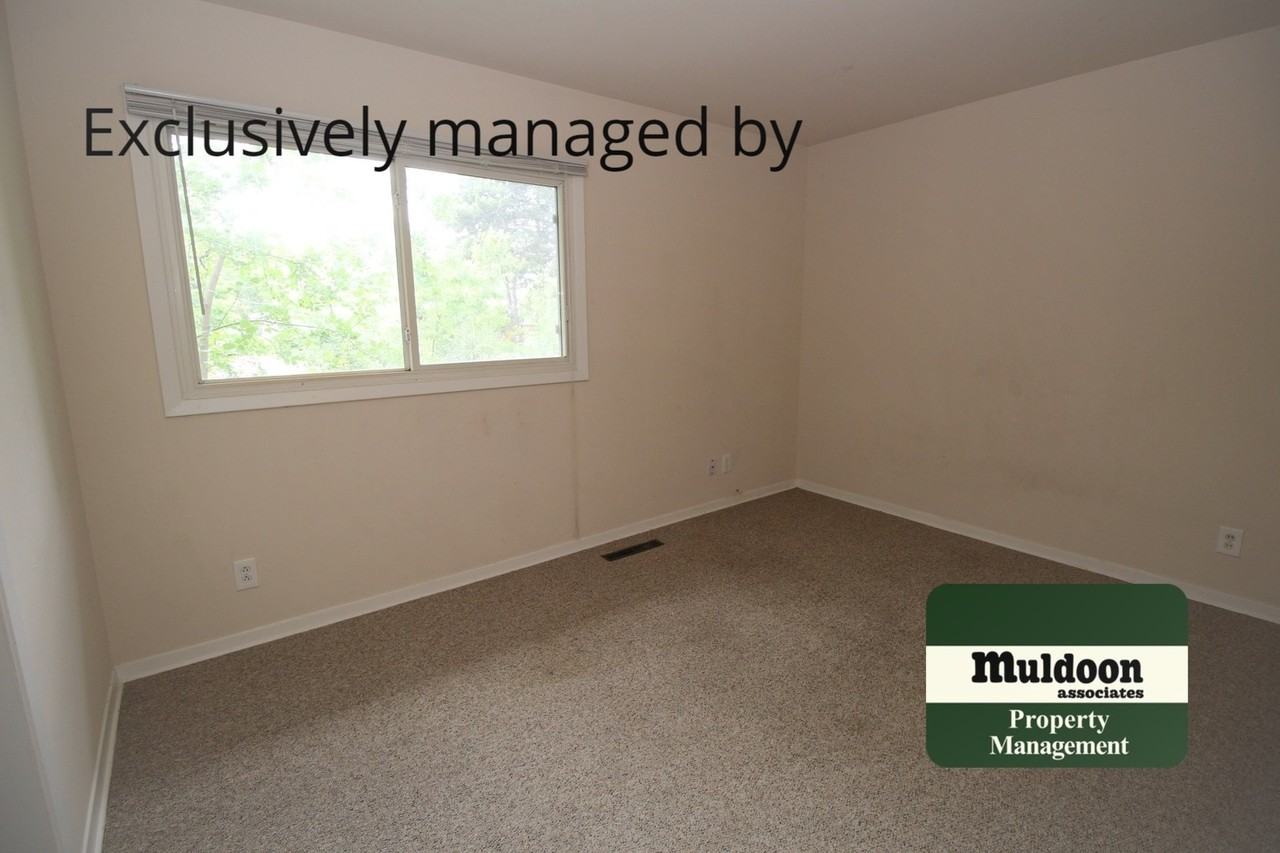 3026 Drakestone Dr - Photo 5 of 11