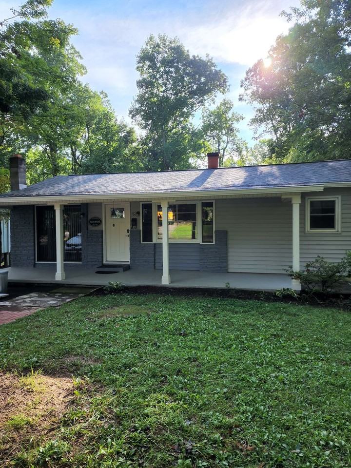 106 Louisa St - Photo 2 of 20