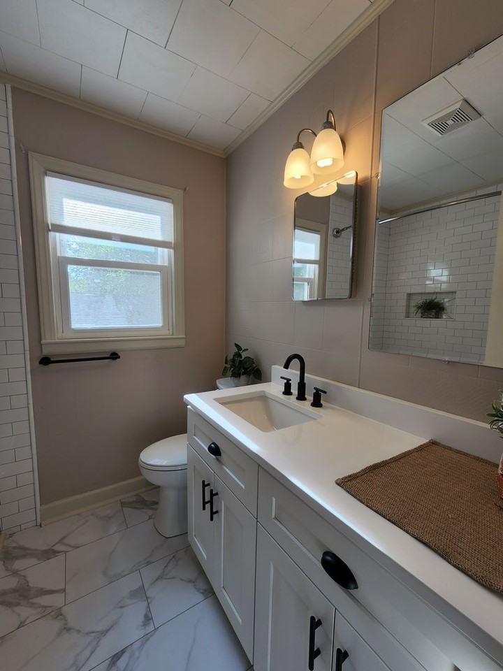 106 Louisa St - Photo 3 of 20