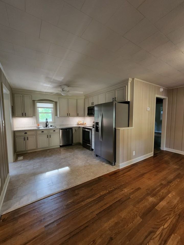 106 Louisa St - Photo 6 of 20