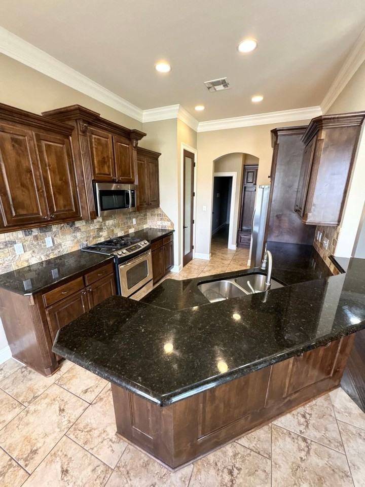 5348 Barberry Ln - Photo 3 of 10