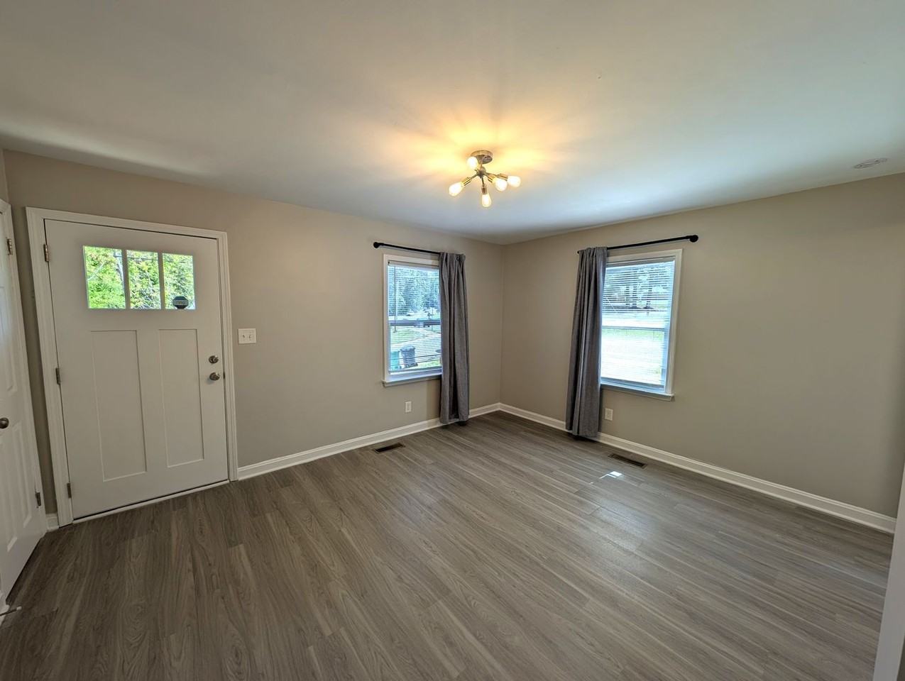 140 Mattoon St - Photo 6 of 14