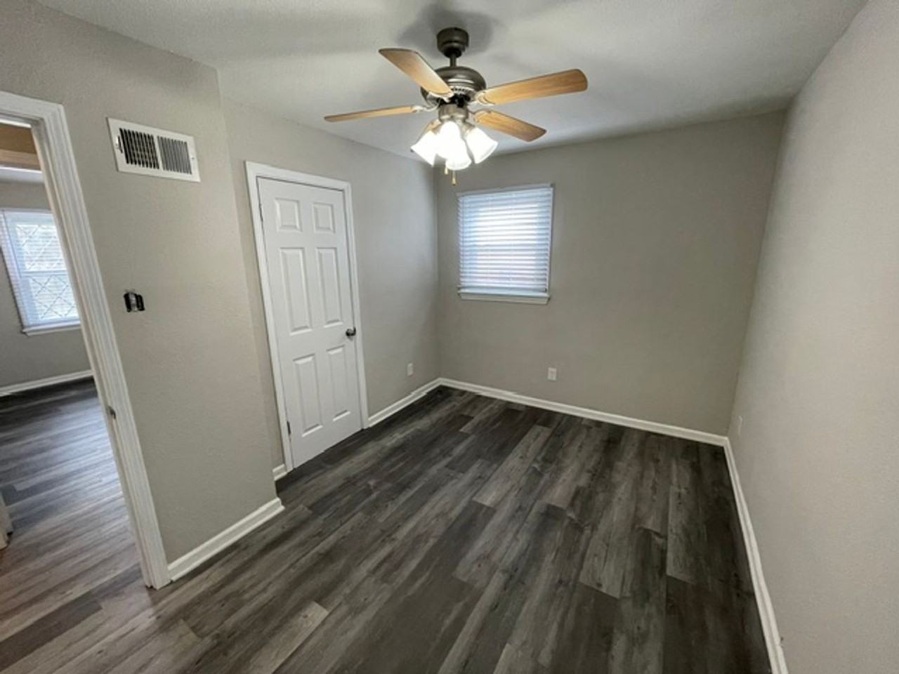 815 Bella Ln - Photo 7 of 12