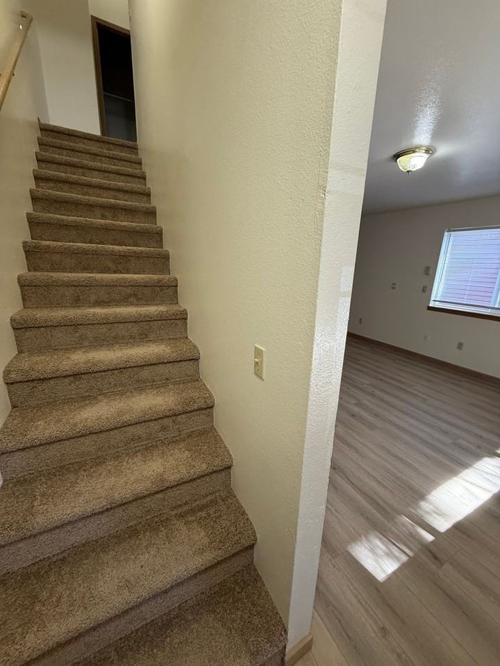 1225 Nw Stannium Rd - Photo 6 of 13