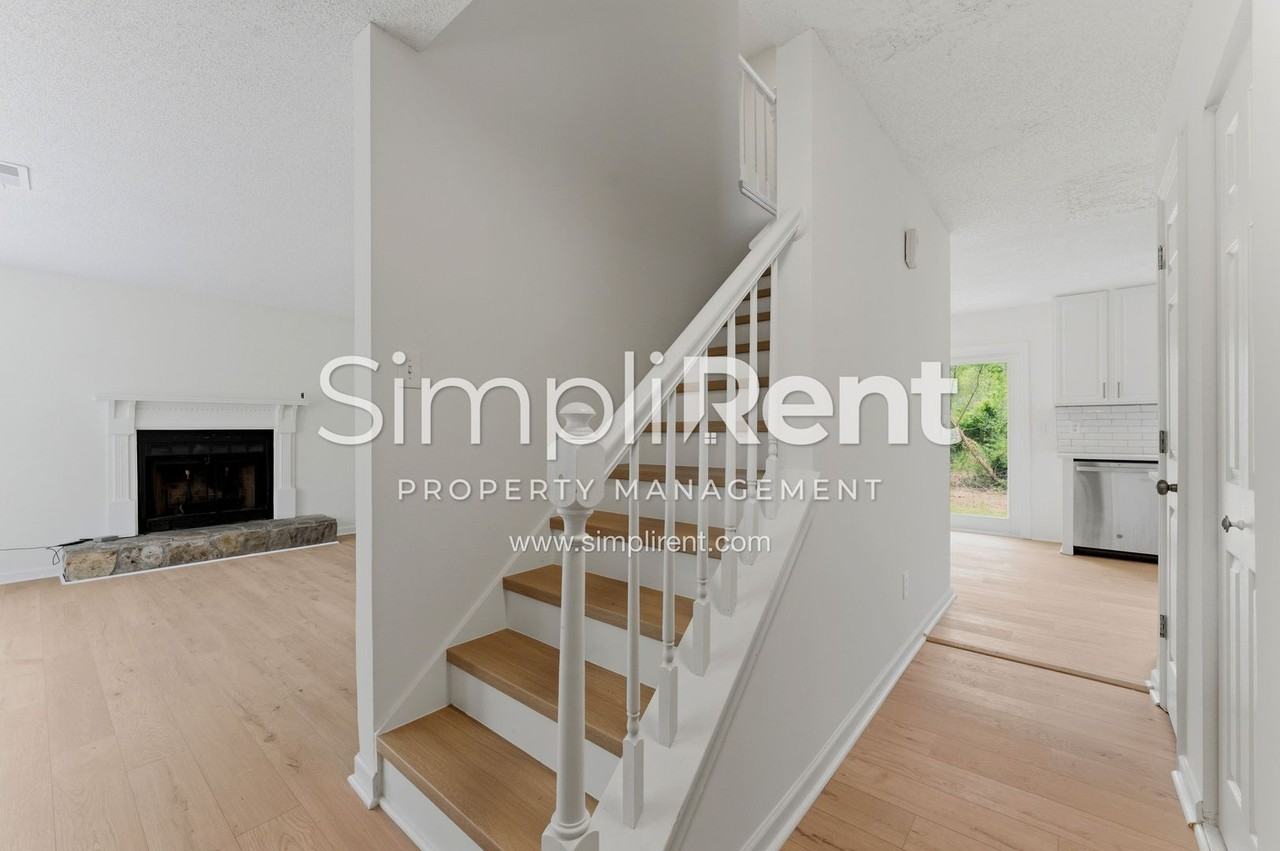 5605 La Fleur Trl - Photo 4 of 20