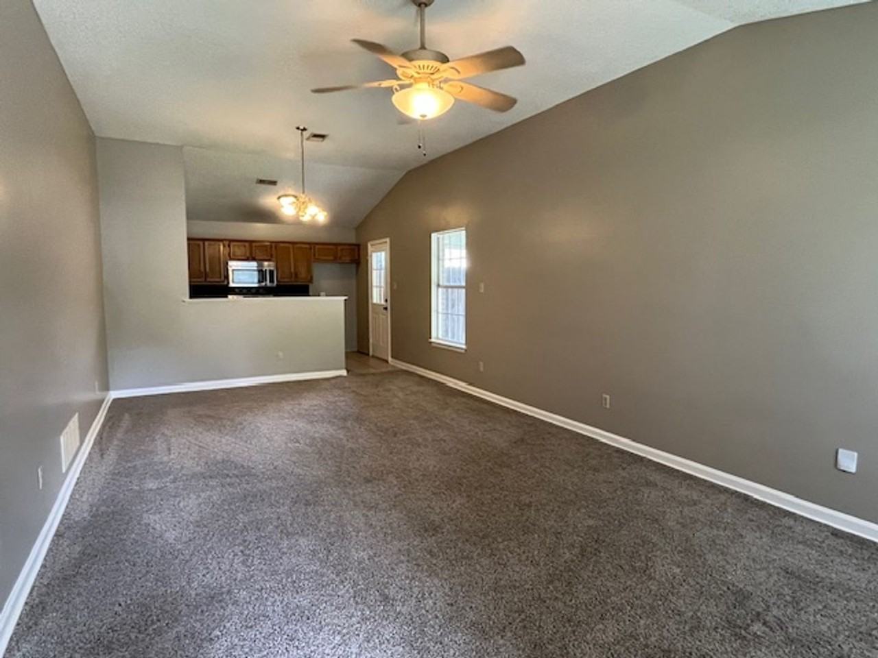 510 Shady Grove Dr - Photo 2 of 9