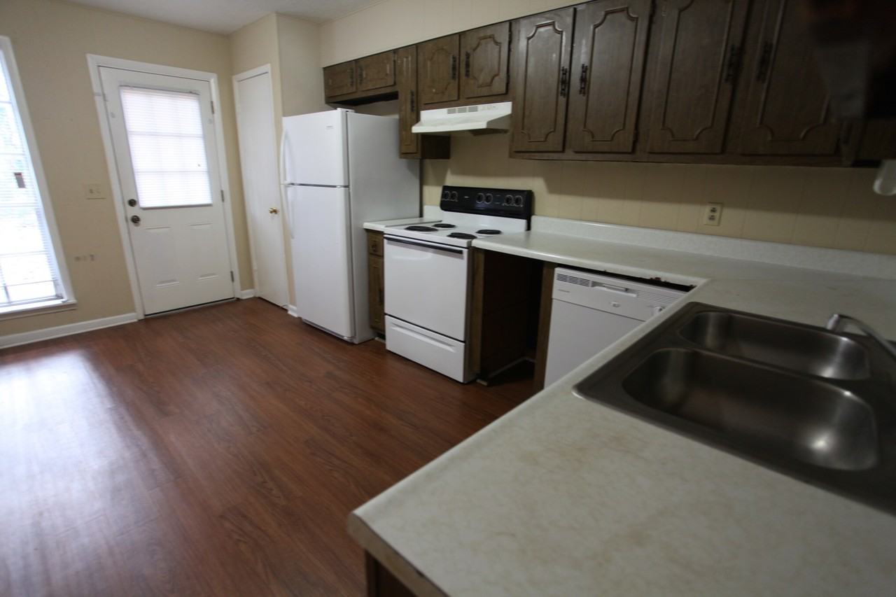 912 E Magnolia Ave - Photo 6 of 21