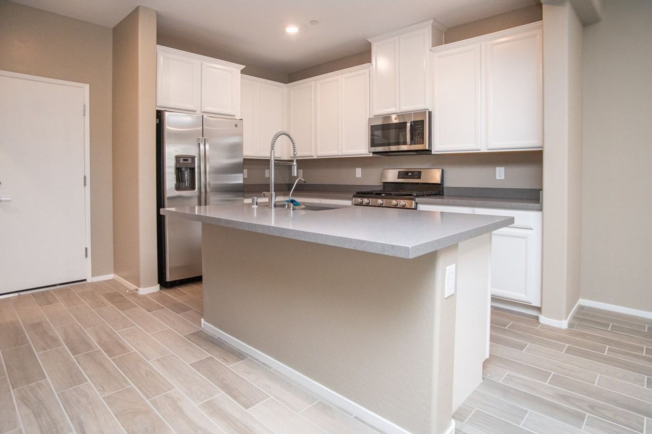 17 Alamere Falls Dr - Photo 5 of 50