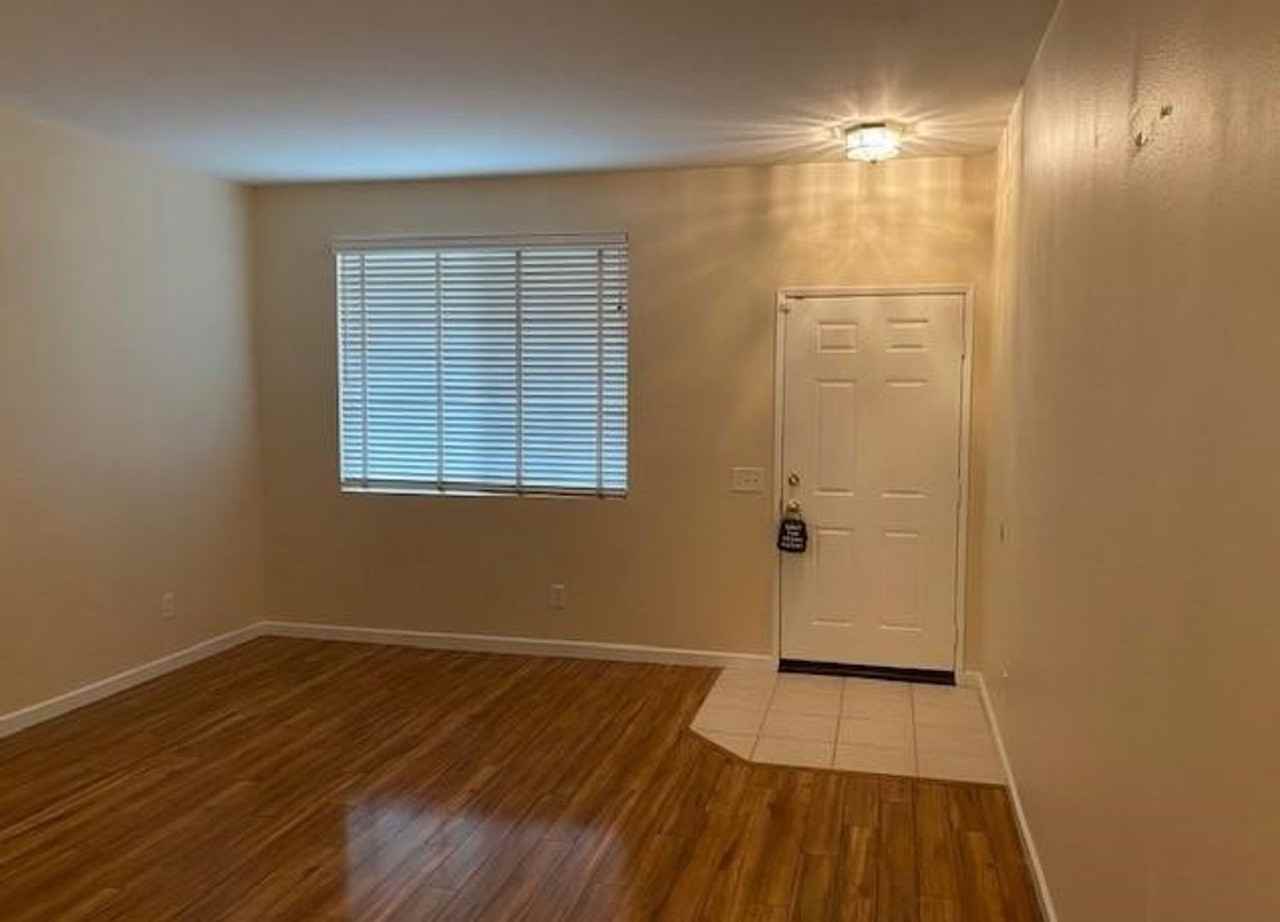 15047 Amorose St - Photo 2 of 28