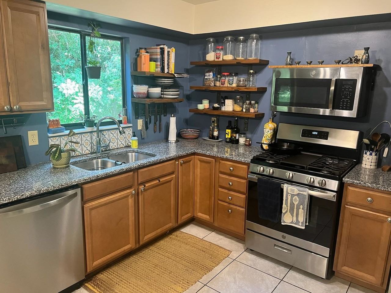 3402 Nw 2nd St - Photo 5 of 24