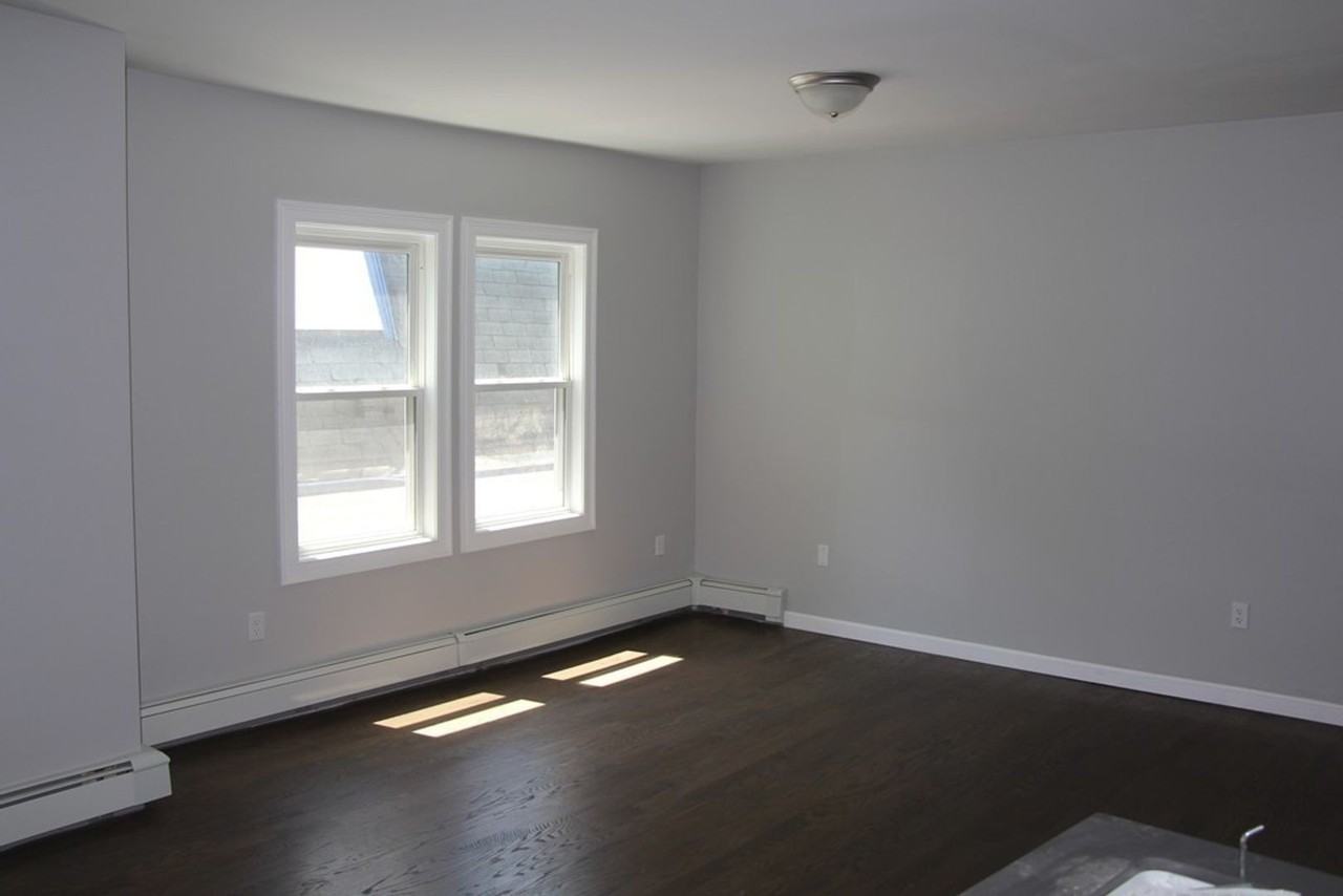 17 Middleton St - Photo 4 of 8