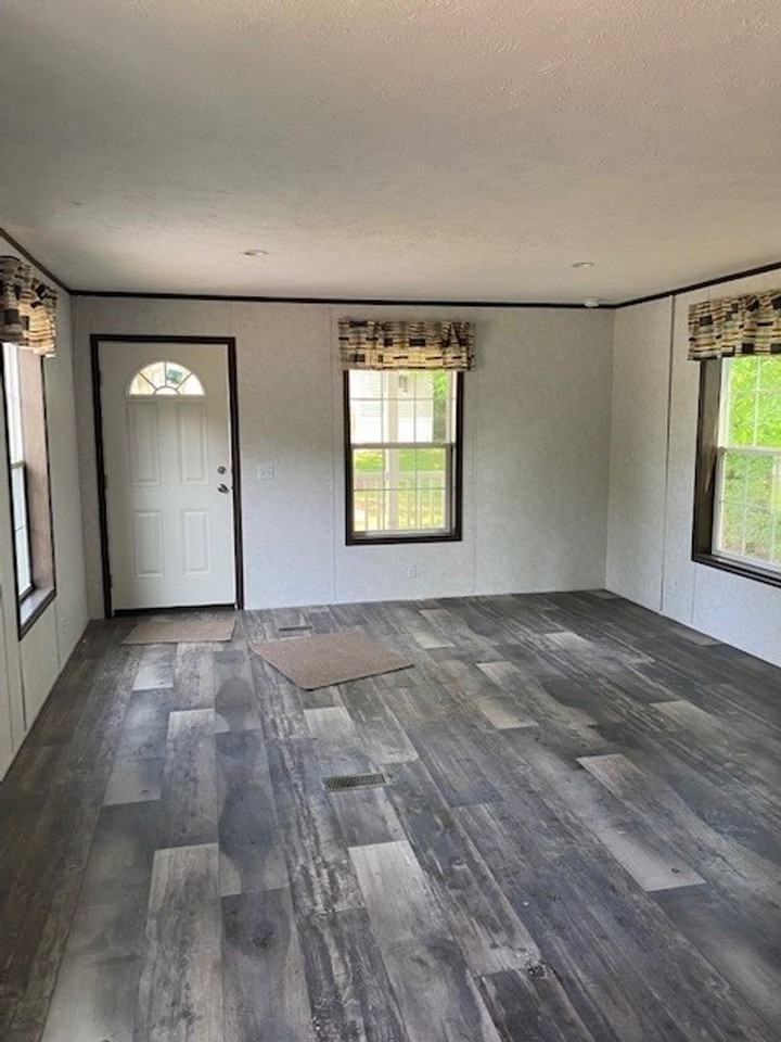 551 Lauschtown Rd - Photo 3 of 22