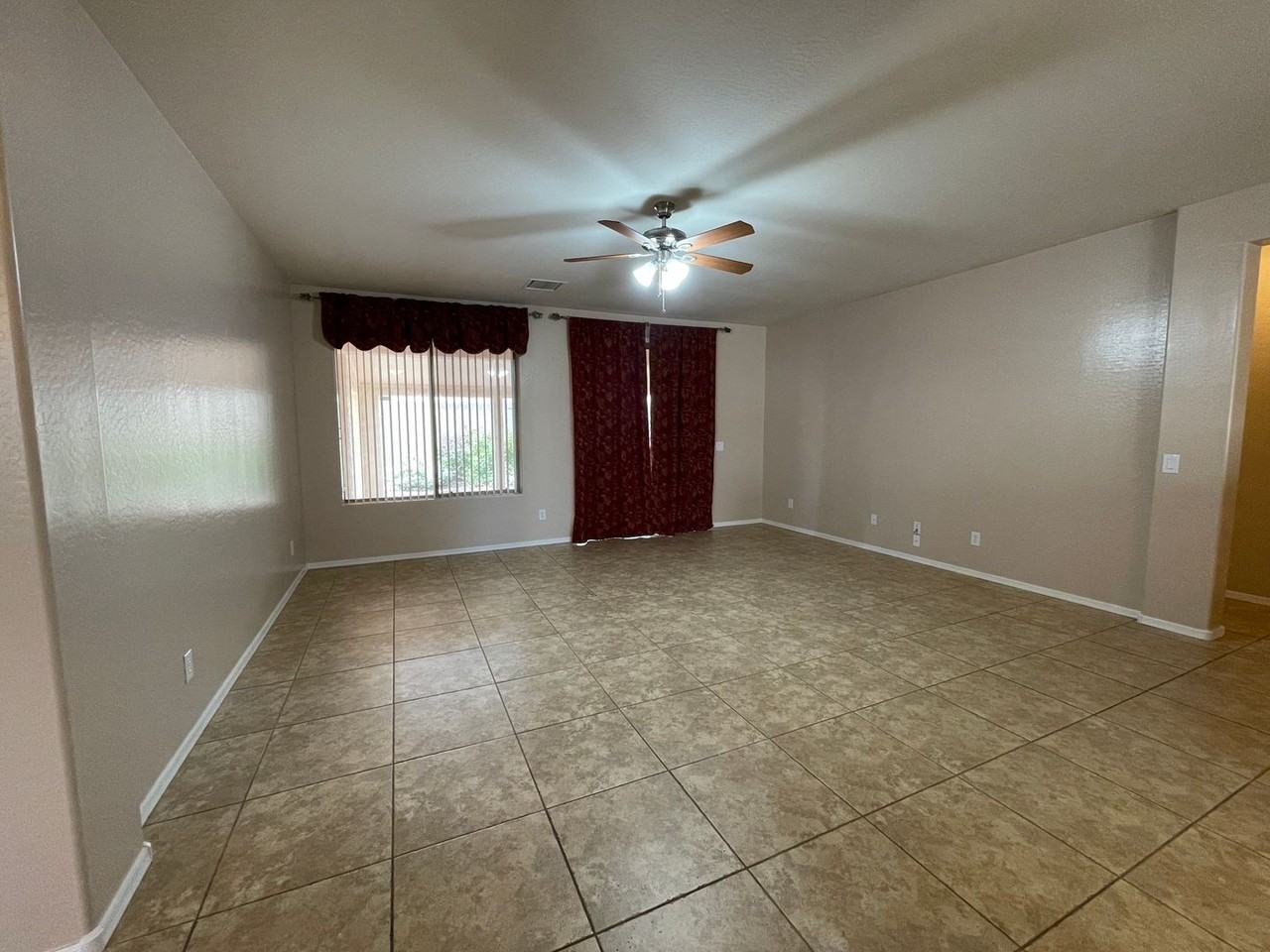 1728 N Colton Dr - Photo 2 of 11