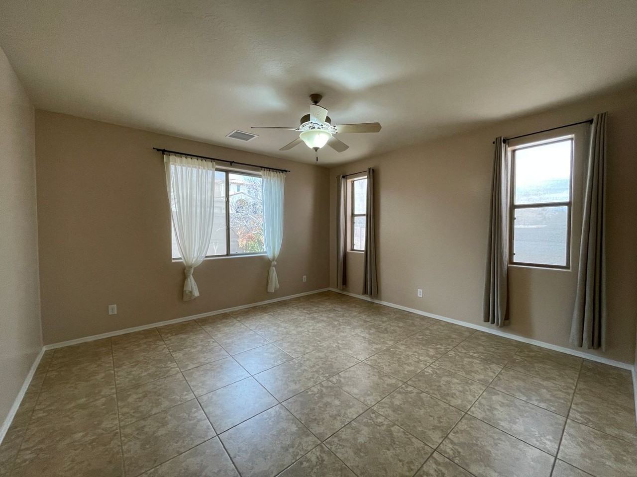 1728 N Colton Dr - Photo 4 of 11